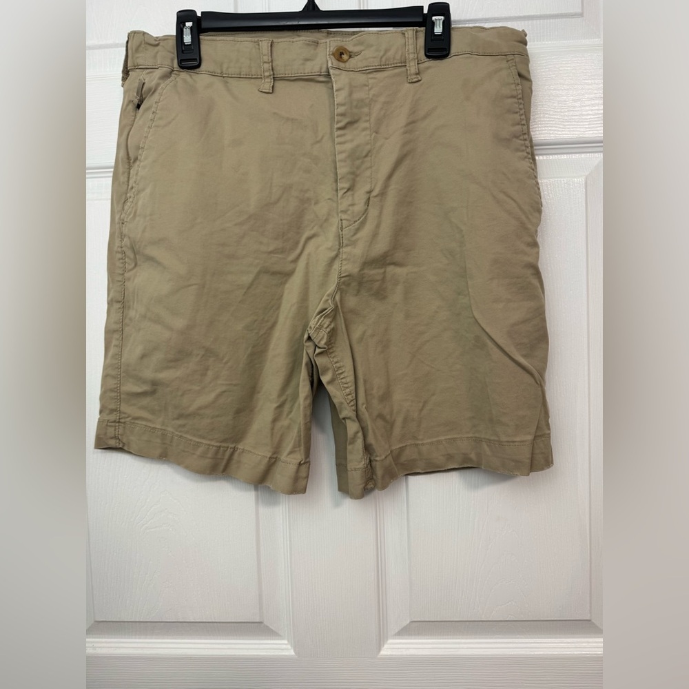 American Eagle Outfitters Men's Khaki Shorts